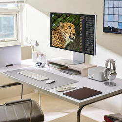 LG UltraFine EVO 32U990A-S - Product Image 1