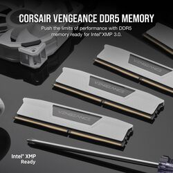 Corsair Vengeance - White - Product Image 1
